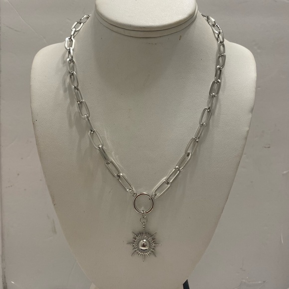 Gaget girl necklace - Picture 10 of 10